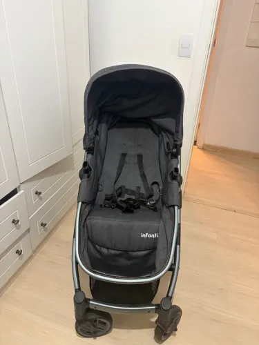 Vendo carrinho Moisés epic lite Infanti com bebê conforto
