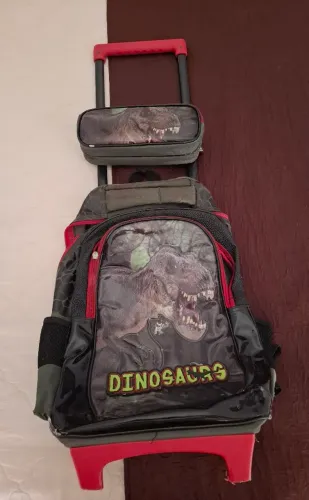 Kit Mochila e estojo dinossauro