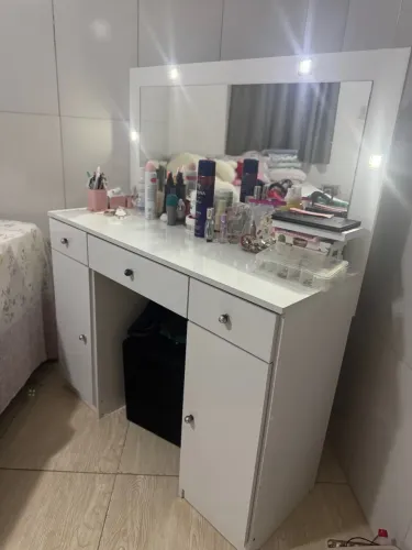 220$ - Penteadeira usada em boas condições com todos os leds funcionando!