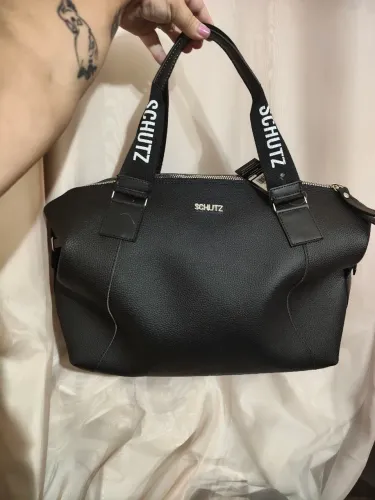 Bolsa linda e espaçosa
