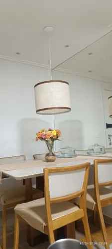 Luminária tipo pendente em tela