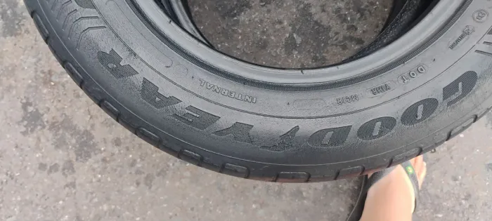 Par de pneus 175/65/14  Goodyear 