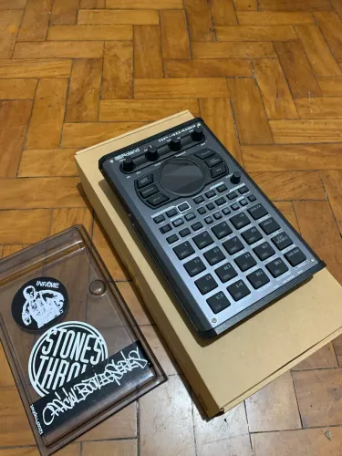 SAMPLER ROLAND SP-404 MKII + DECKSAVER