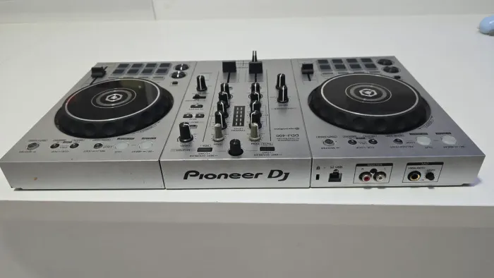 Ddj 400 w