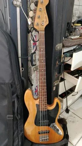 contra baixo modelo fender jazz Bass em Alder