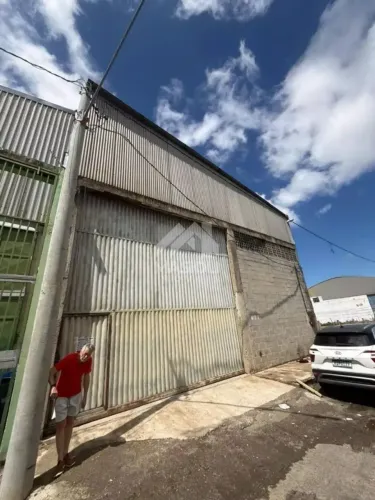 Galpão para aluguel possui 360 M² em Cobilândia - Vila Velha - ES!!