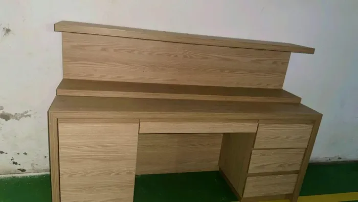 Vendo móvel com 4 gavetas,uma porta com divisórias interna e o nicho superior. 100% MDF