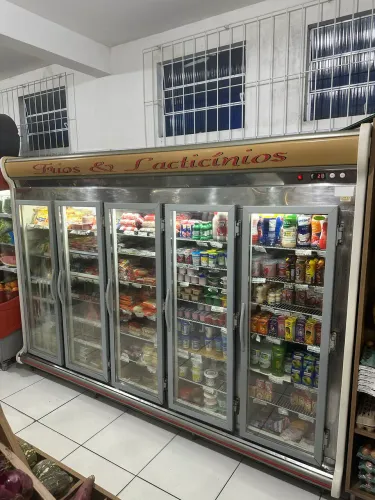 Expositor refrigerado 5 portas
