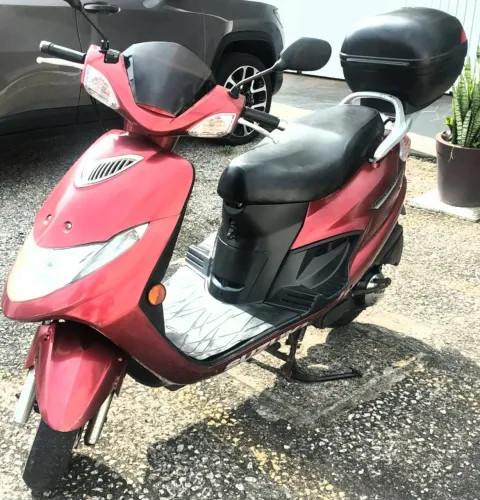 Linda : Burgman AN 125