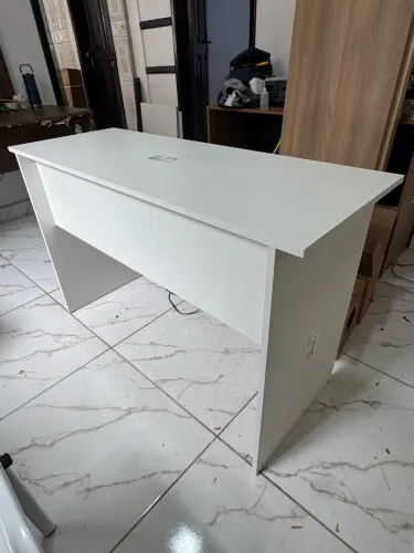 Mesa de escritório em MDF. Entregamos em Manaus e também no barco 