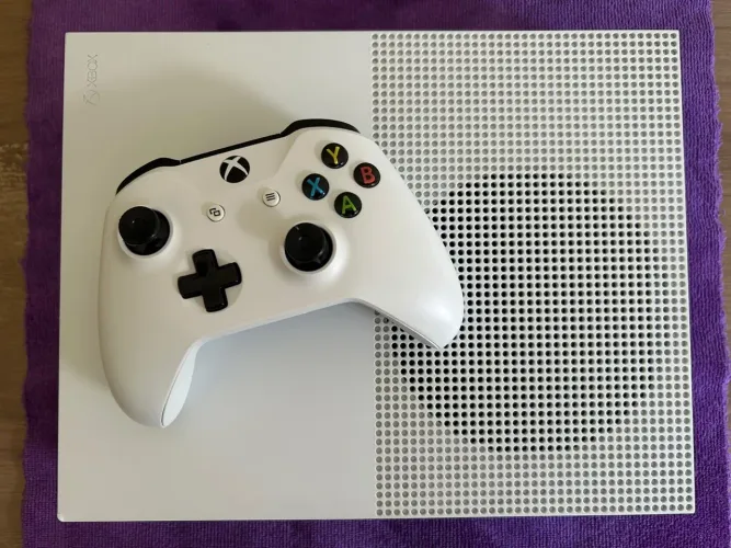 X BOX ONE S - NOVO