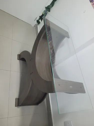 Lindo aparador com vidro, 50.00 retirar próximo ao norte shopping 