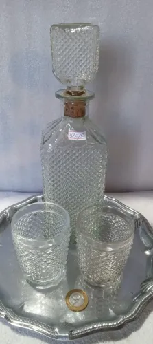 Conjunto de licoreira e copos de vidro "Bico de Jaca"