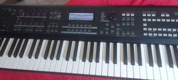 Teclado Yamaha MOXF6