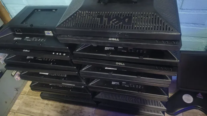 VENDO MONITORES 17 E PLACAS MÃE