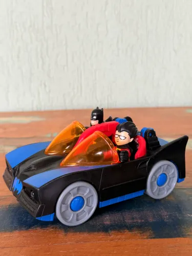 Batmóvel Transformável Fisher-Price Hero World + Batman e Robin