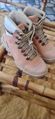 Bota vendo coturno feminino cartepillar Entrega gratuita em João Pessoa Vendo
