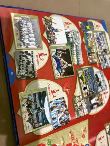 Álbuns completos copas 2018 e 2022
