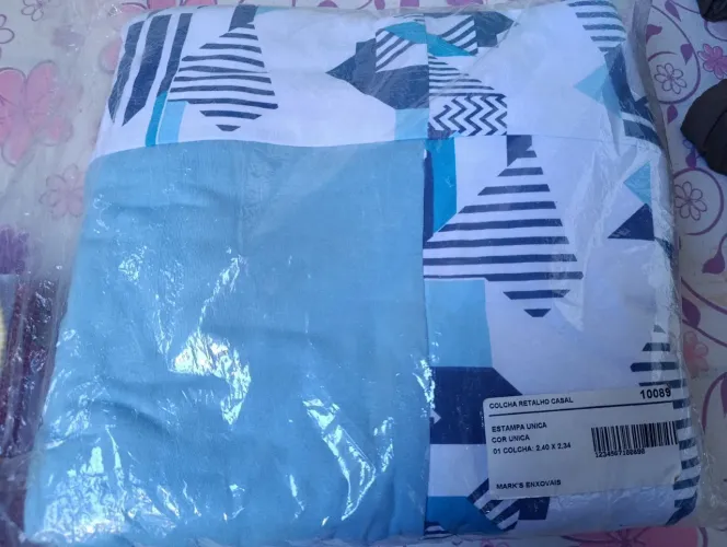 Vendo colcha retalho de casal