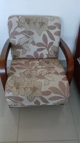 2 Poltronas Decorativas Floral com Braços em Madeira - Ótimo Estado