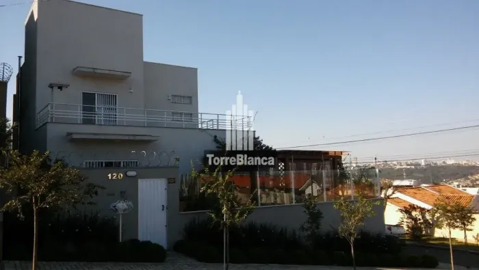 Sobrado com 3 dormitórios à venda