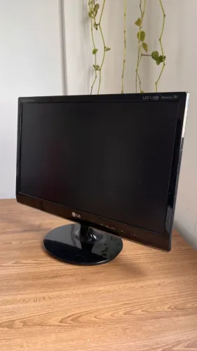 Monitor TV LG m2280a-pm 21,5" full hd (usado)