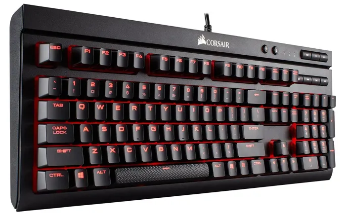 Teclado corsair k68 vendo 300 reais pra vender rapido