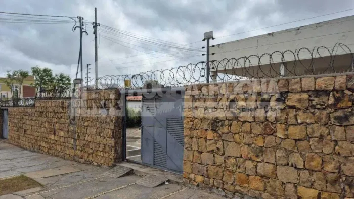 Casa Comercial para alugar com 0,00 metros quadrados no CRISTO REI - Teresina - Piauí