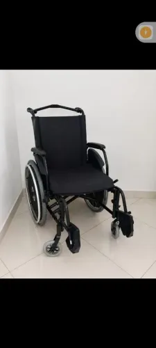 Cadeira de rodas nunca usada
