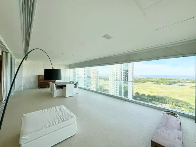 Riserva Golf Apartamento 4 suítes 4 vagas de garagem .