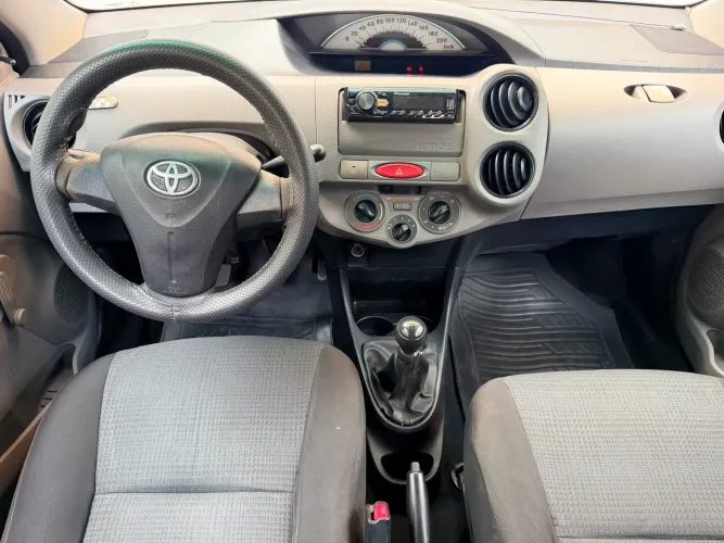 Toyota Etios X Sedan 1.5 Flex 16V 4P Mec. 2013