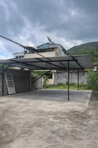 Alugo terreno/galpão 120 m. Bom pra oficina/lava jato - 3min do centro