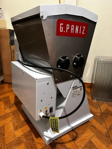 Máquina de bater massa