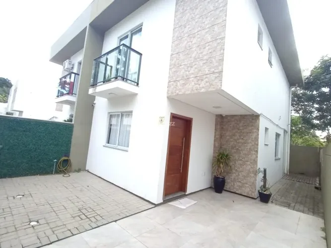 Casa de 3 dormitórios para alugar no Campeche - Florianópolis