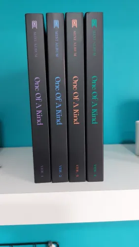 One Of A Kind Ver. 1 ao 4 - Monsta X (Itens de Pré Venda)