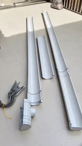 Calha para telhado - aprox 10 metros mas suportes e acessórios