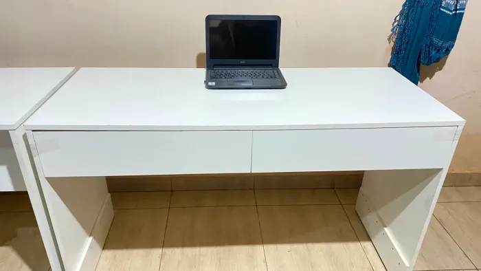 Balcão para estudo ou loja com gaveta