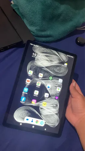 Redmi Pad SE 256GB / 8GB RAM + Teclado e Mouse (Estado de Novo)