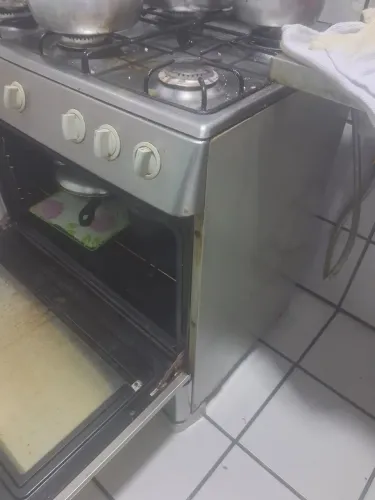Fogão elétrico seis bocas