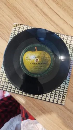 Compacto Beatles ballad of John Yoko/ Olx Brown shoes