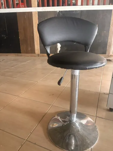 cadeira tipo banqueta giratória
