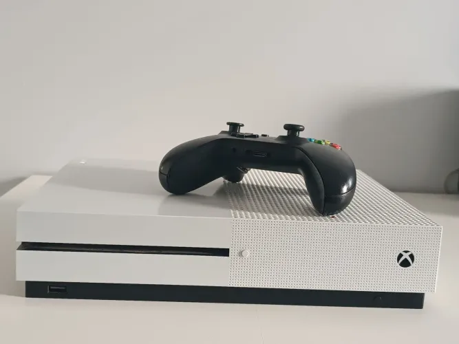 Xbox One S 1TB Branco + 1 Controle Original