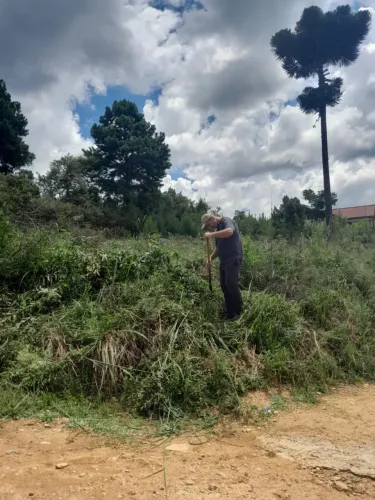 Vende terreno esquina em quitandinha 