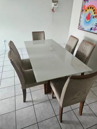 Conjunto Mesa de Jantar 6 Lugares com Tampo de Vidro Off-White + 6 Cadeiras Estofadas