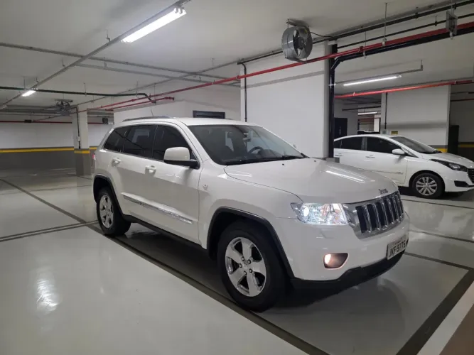 Jeep Grand Cherokee Laredo 3.6 4X4 V6 Aut. 2012
