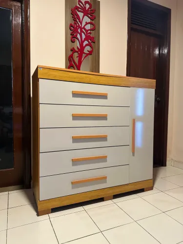 CÔMODA NOVA