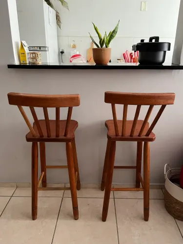 Banqueta de madeira 