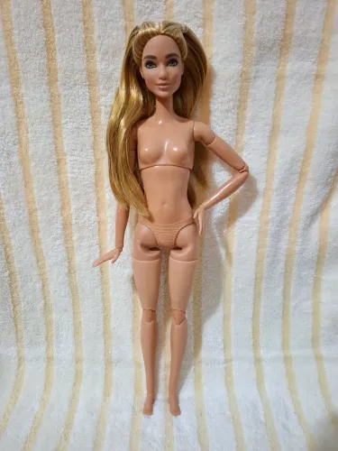 Barbie made to move - loira com sardas