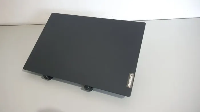 Lenovo i3 10° Geração 12 Gb Ssd Nvme Tela 15.6 com Garantia