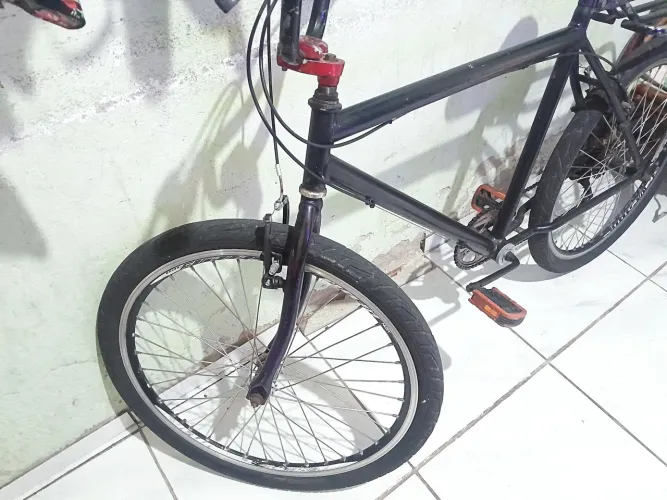 Bicicleta aro 26 de macha toda boa